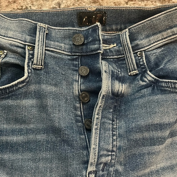 MOTHER jeans w/ slight tear below button fly closure. Tripper ankle fray,size 27 - Picture 5 of 6